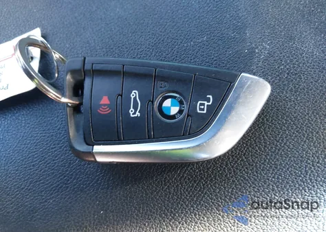 2021 BMW 330I xDrive z USA, uszkodzony, nr VIN 3MW5R7J04M8B88548